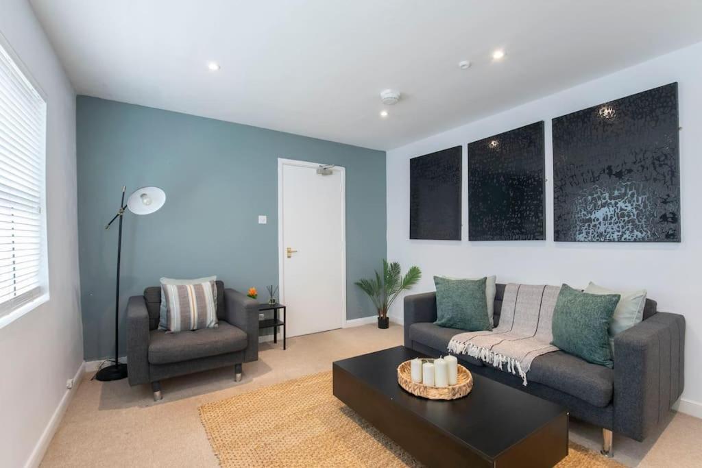 The Races, Portland Place. Apartment Cheltenham